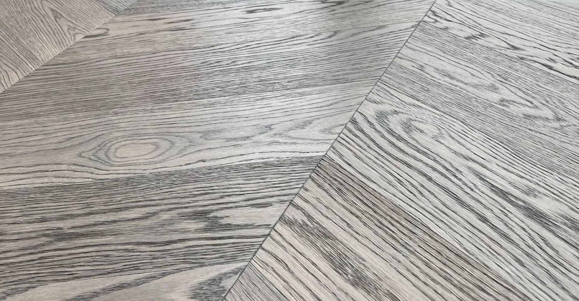 OAK DARK COARSE NATUR CHEVRON (60°) 1